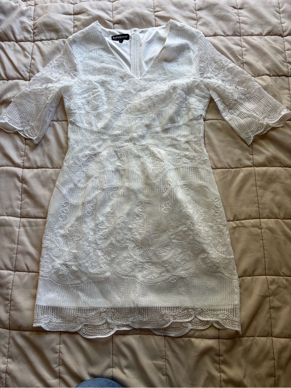 Eilly Bazar White Lace V-Neck Mini Dress
